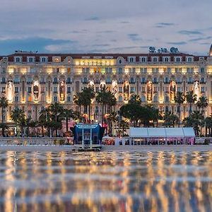 Carlton Cannes, A Regent Hotel